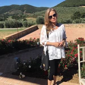 Meet your Posher, Holly